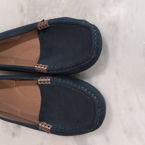 Women's Loafers - Picture 10 of 12